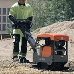 Előre-hátra haladó lapvibrátorok